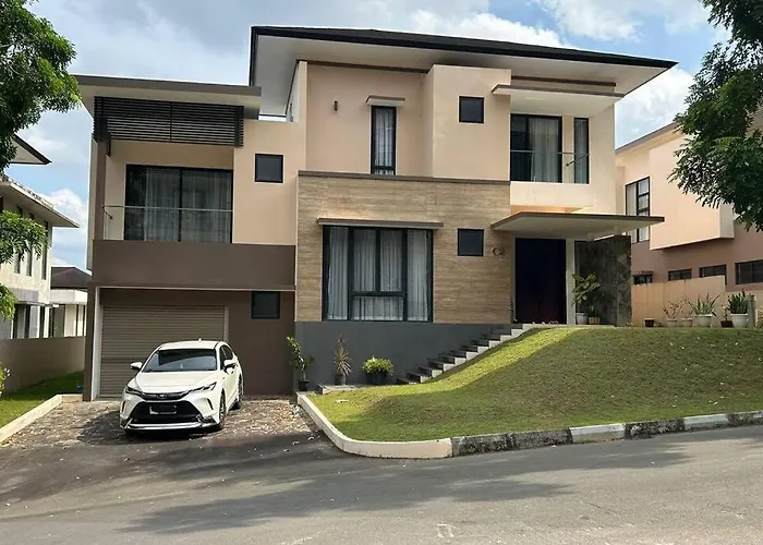 4Br Private Villa With Pool In The Heart Of City